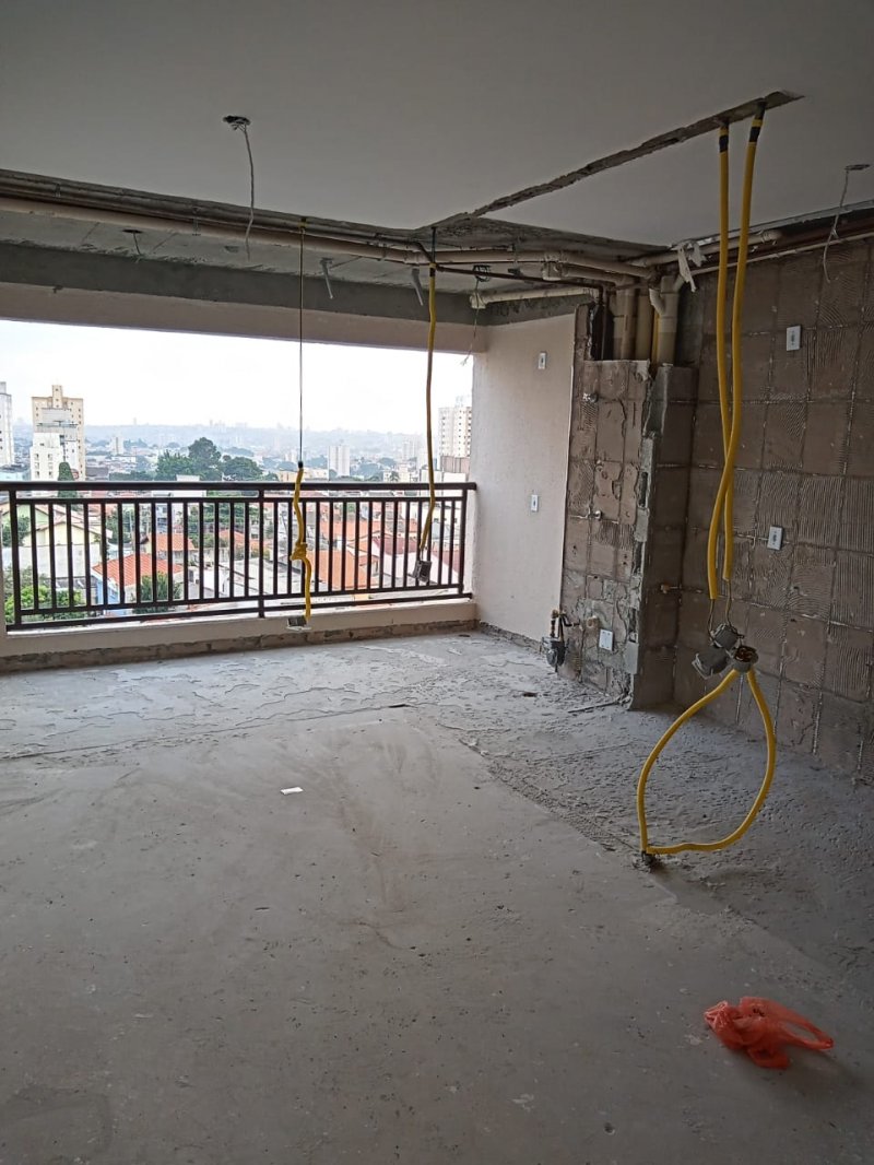 Paredes n�o estruturais removidas. Juntando cozinha, sala e varanda. ( opicional )